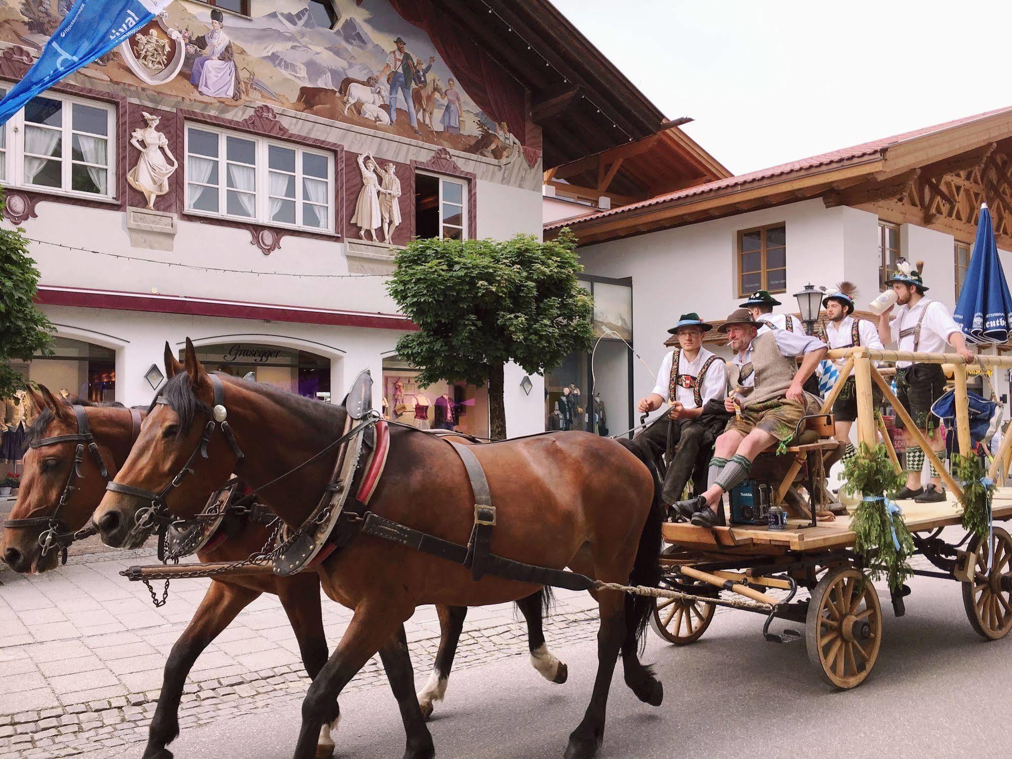 Gasthof Zum Rassen Garmisch-Partenkirchen Ngoại thất bức ảnh
